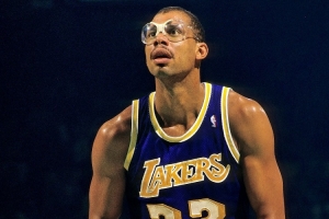 霍华德：贾巴尔是我心中的GOAT 你拥有两段名人堂生涯历史唯一