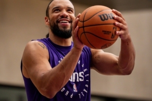 期待新赛季！太阳官方晒狄龙-布鲁克斯训练照