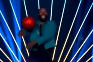 篮球+舞蹈=？巴朗-戴维斯参加《与星共舞》 满分20分评委打出10分