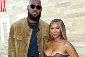 詹姆斯：任何感情都不是完美无缺的 我和妻子从高中起就风雨同舟