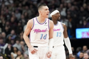 最高3年1.5亿！队记：希罗不太可能提前续约 他的级别不如热巴