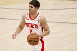 火媒：谢泼德刚2年级难以担当争冠球队的全职控卫 阿门顶上更合适