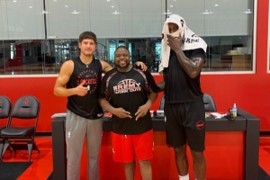 新赛季火箭主控？训练师晒谢泼德训练照 肱二头肌粗壮醒目