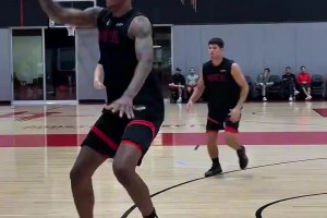 好家伙，都是大长臂！火箭新赛季这防守压迫力，能让对手窒息吧