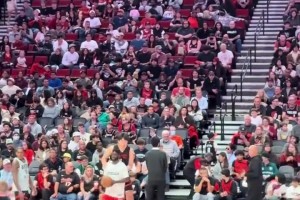 比赛中充分展现！看杨瀚森训练中这记底角三分，速率根本不慢！