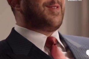 吹杨也干了！特雷-杨模仿詹姆斯拍摄短视频：俺也有大事要宣布