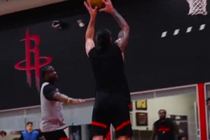 起飞！火箭官方晒视频：赛季开始前的加练时刻！